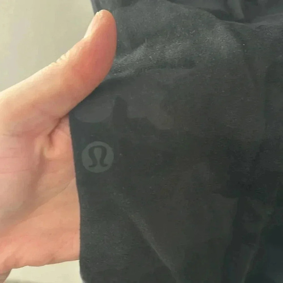 Lululemon Black Camo Ready to Rulu Joggers - Picture 6 of 8